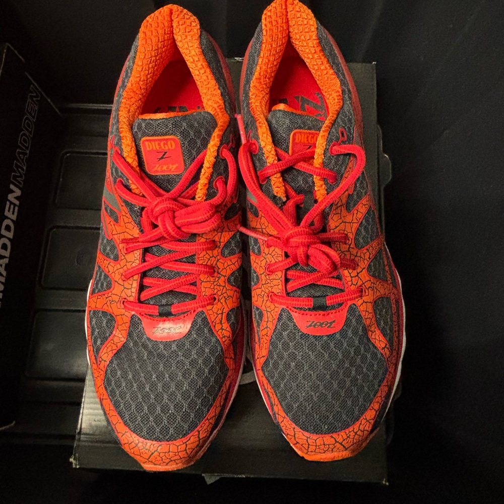 Zoot Diego Men's Running Sneakers in Red and Orange (M)